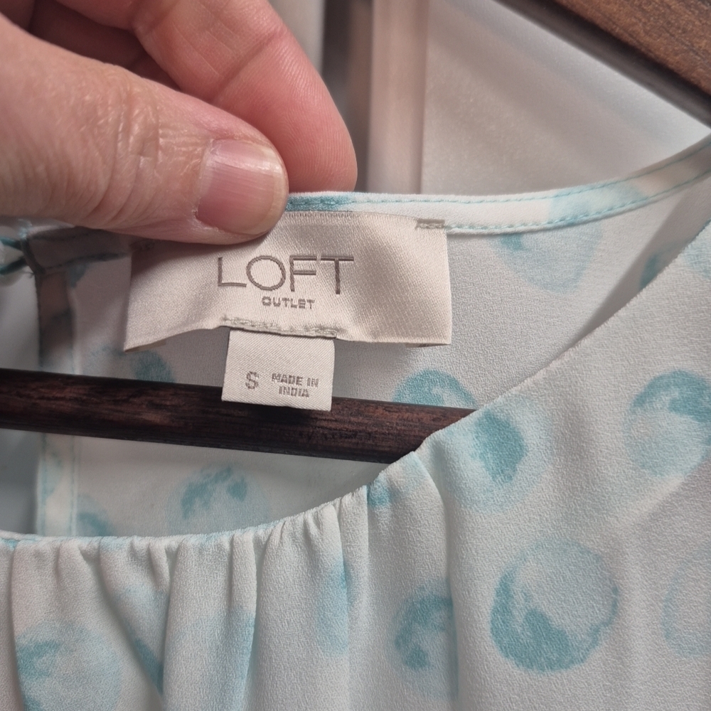 LOFT Sleeveless Blouse Round Neckline w/Pleated Detail Blue Polka Dot Pattern, S - Picture 5 of 7